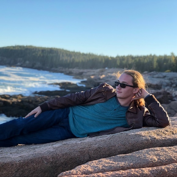 Meet your Posher, Dakota - Picture 1 of 1